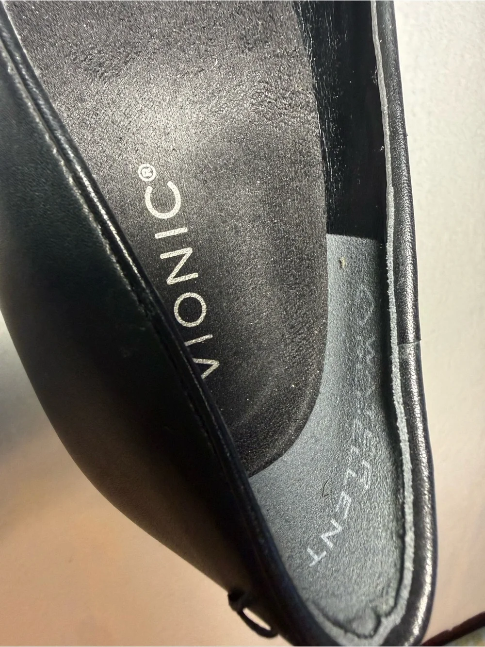 New Vionic Willa Wedge Slip On Shoes. Black. Size 8.5M